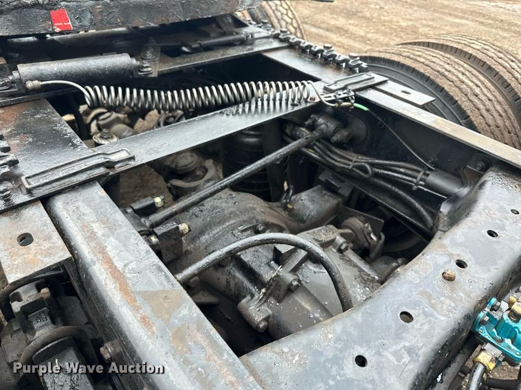 image for item LO9324 2015 Kenworth T880  semi truck