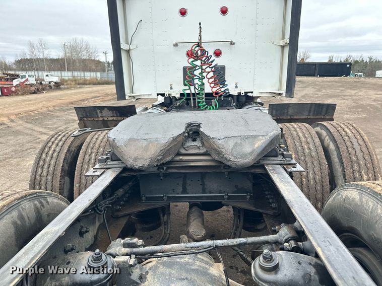 image for item LO9324 2015 Kenworth T880  semi truck