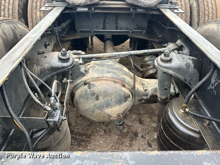 image for item LO9324 2015 Kenworth T880  semi truck