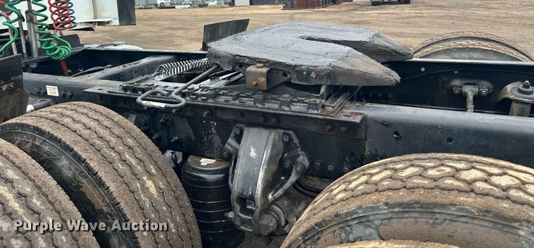 image for item LO9324 2015 Kenworth T880  semi truck