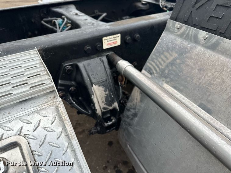 image for item LO9324 2015 Kenworth T880  semi truck