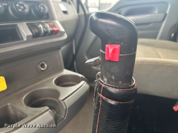 image for item LO9324 2015 Kenworth T880  semi truck