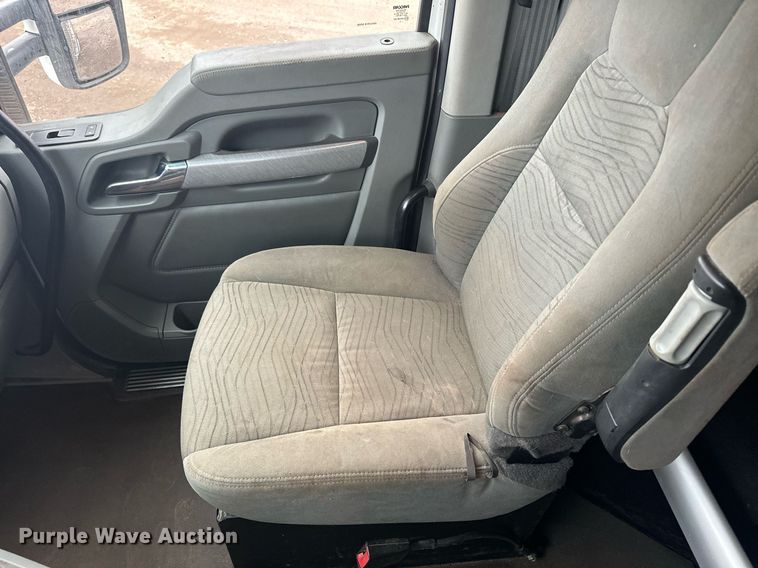 image for item LO9324 2015 Kenworth T880  semi truck