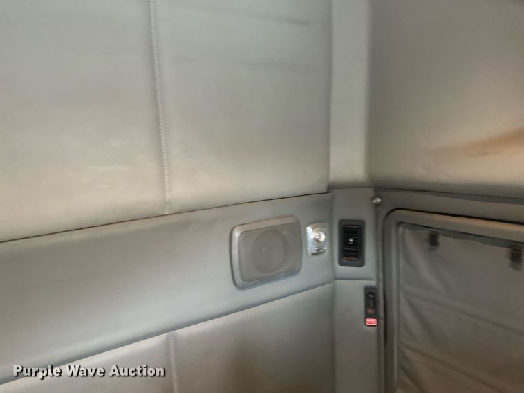 image for item LO9324 2015 Kenworth T880  semi truck