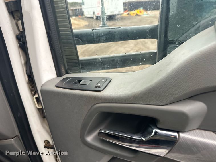 image for item LO9324 2015 Kenworth T880  semi truck