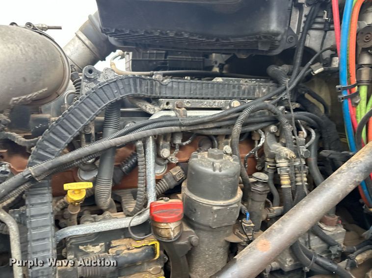 image for item LO9324 2015 Kenworth T880  semi truck