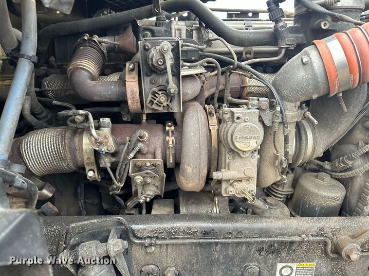 image for item LO9324 2015 Kenworth T880  semi truck