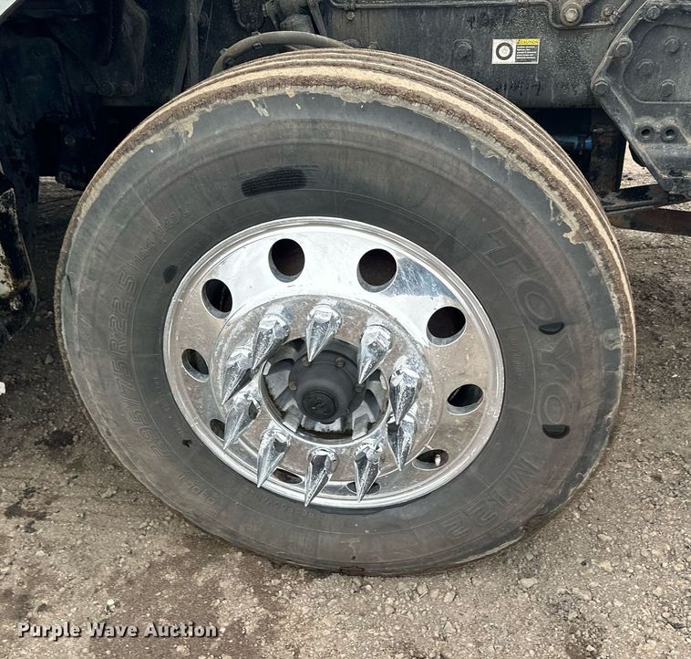 image for item LO9324 2015 Kenworth T880  semi truck