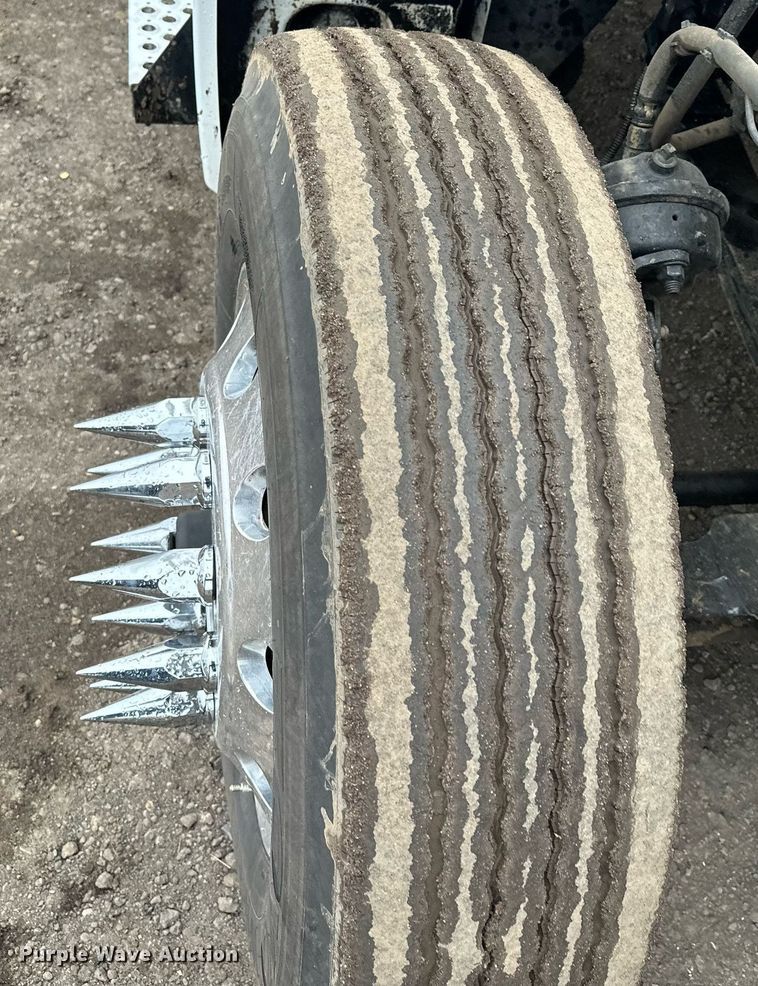 image for item LO9324 2015 Kenworth T880  semi truck