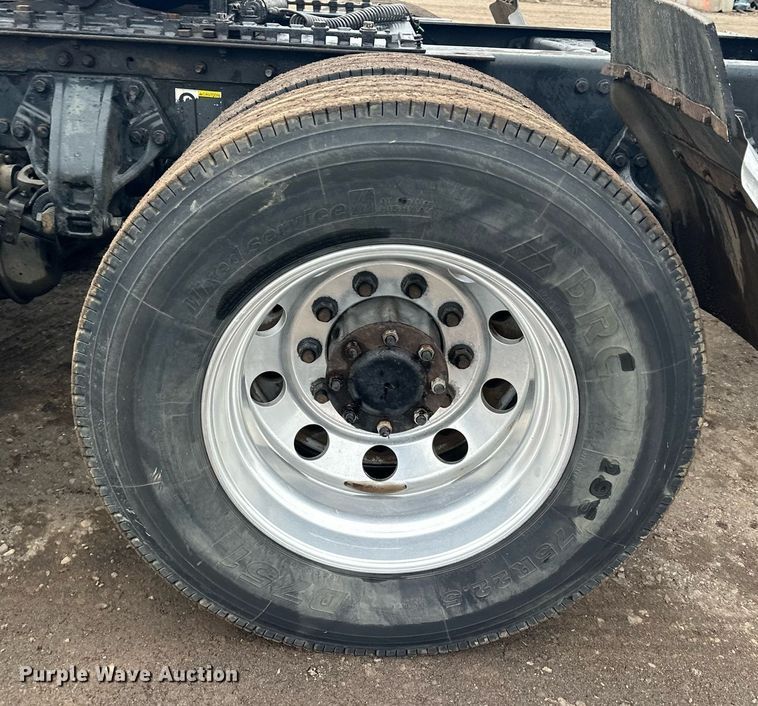 image for item LO9324 2015 Kenworth T880  semi truck