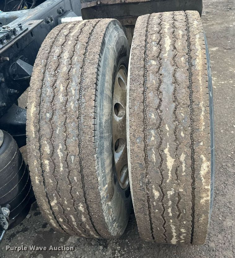 image for item LO9324 2015 Kenworth T880  semi truck