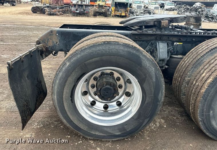 image for item LO9324 2015 Kenworth T880  semi truck