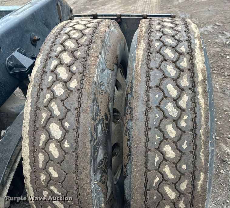 image for item LO9324 2015 Kenworth T880  semi truck