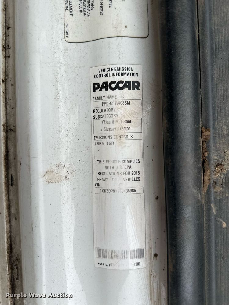 image for item LO9324 2015 Kenworth T880  semi truck