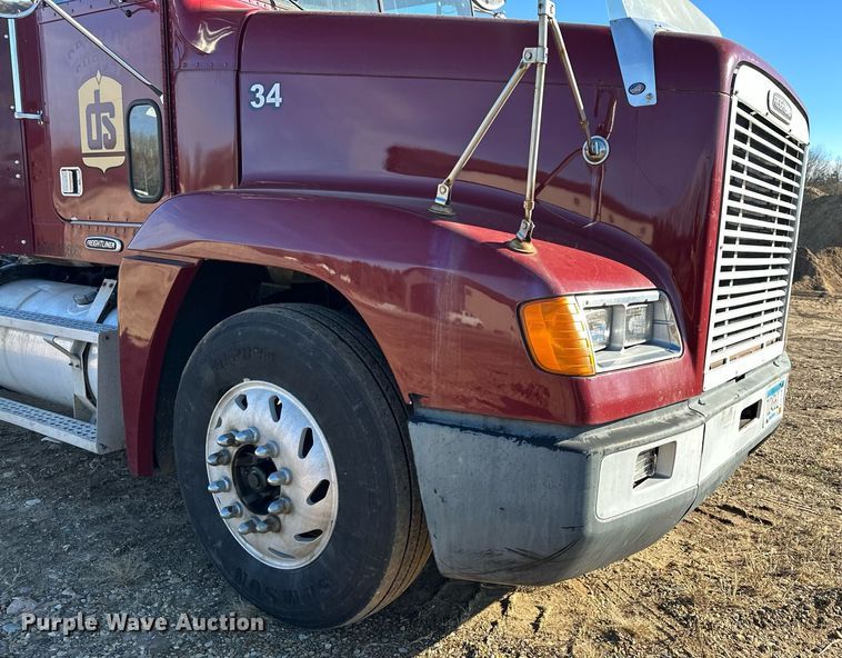 image for item LO9337 1998 Freightliner FLD  semi truck