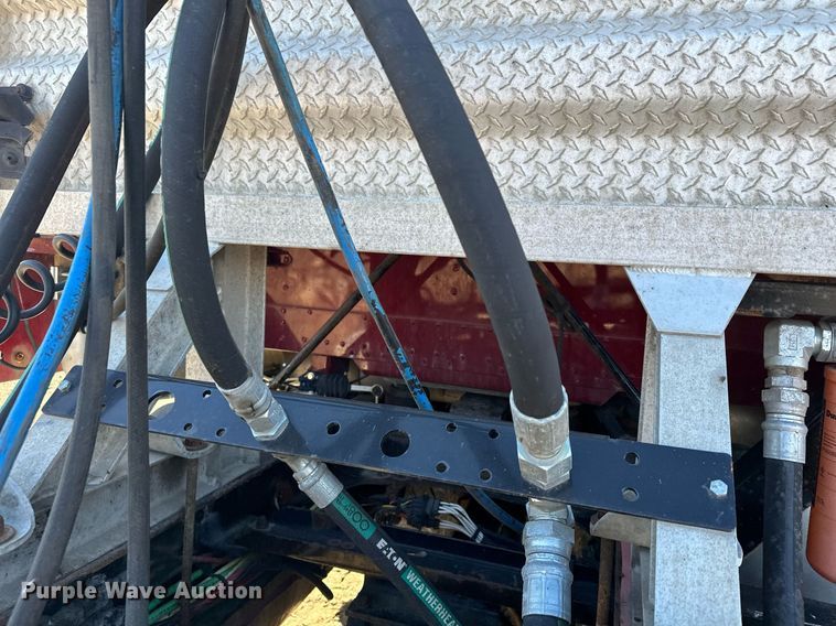 image for item LO9337 1998 Freightliner FLD  semi truck