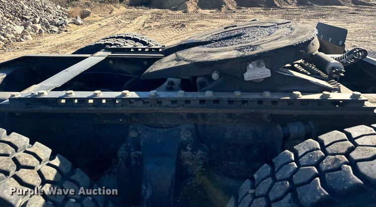 image for item LO9337 1998 Freightliner FLD  semi truck