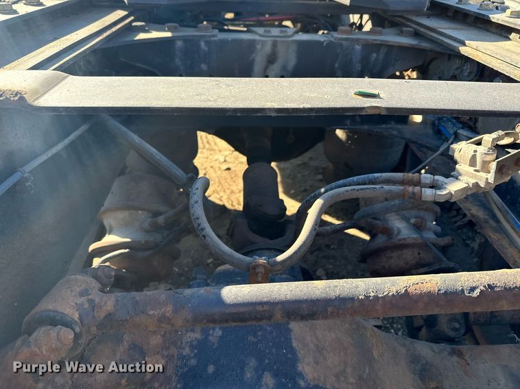 image for item LO9337 1998 Freightliner FLD  semi truck