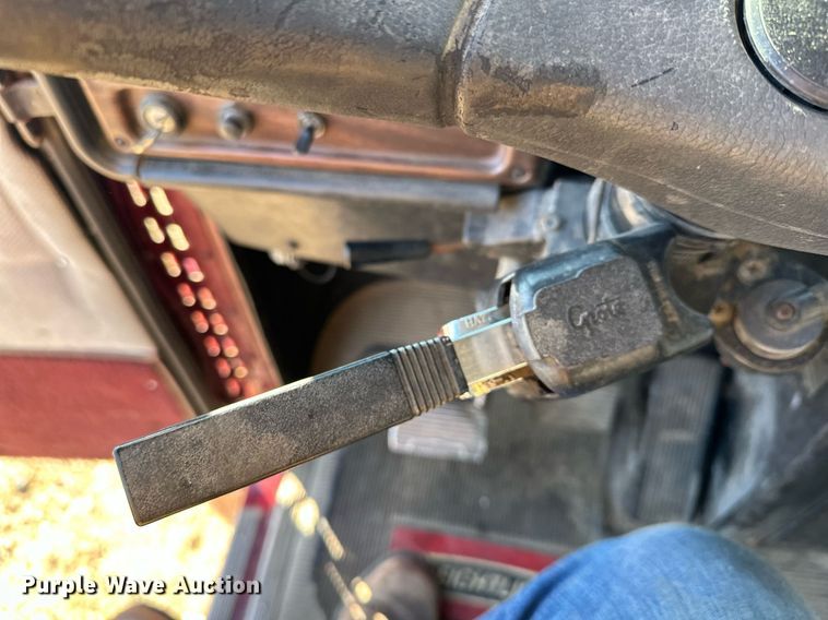 image for item LO9337 1998 Freightliner FLD  semi truck