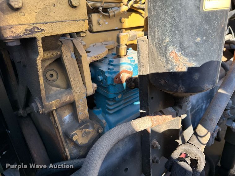 image for item LO9337 1998 Freightliner FLD  semi truck