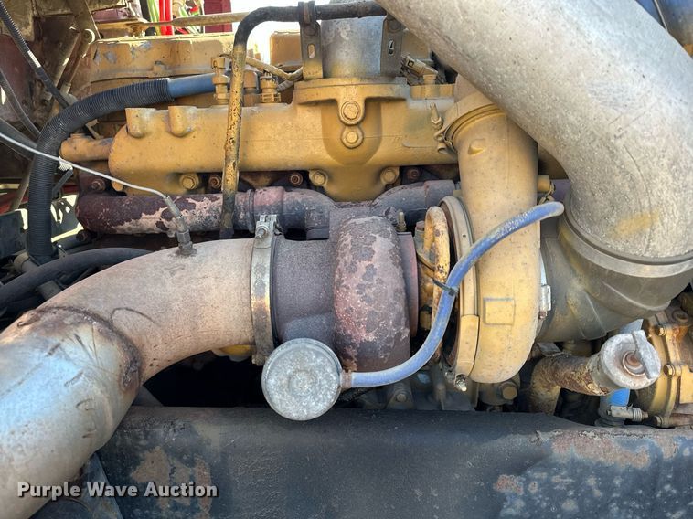 image for item LO9337 1998 Freightliner FLD  semi truck