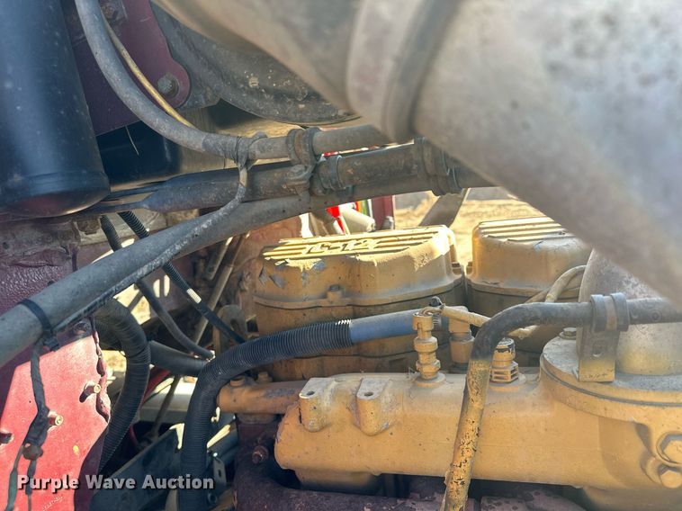 image for item LO9337 1998 Freightliner FLD  semi truck