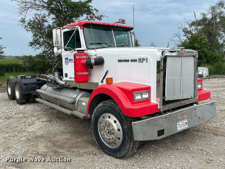 image for item MG9397 1986 Western Star 4900  semi truck