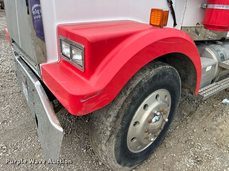 image for item MG9397 1986 Western Star 4900  semi truck