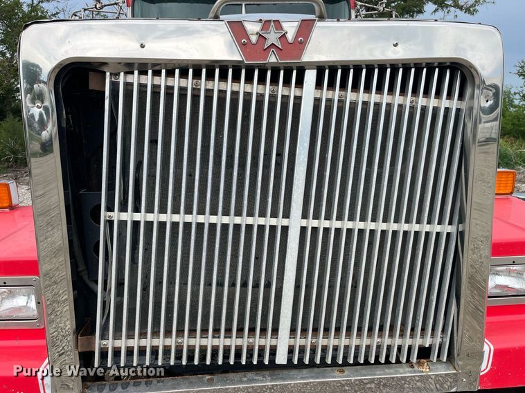 image for item MG9397 1986 Western Star 4900  semi truck