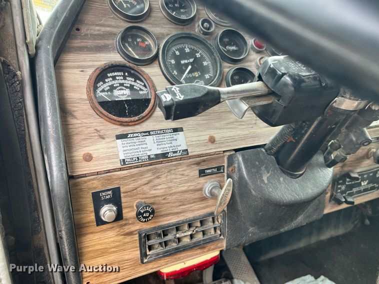 image for item MG9397 1986 Western Star 4900  semi truck