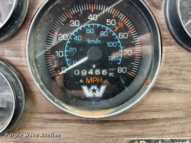 image for item MG9397 1986 Western Star 4900  semi truck