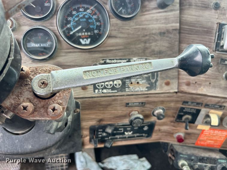 image for item MG9397 1986 Western Star 4900  semi truck