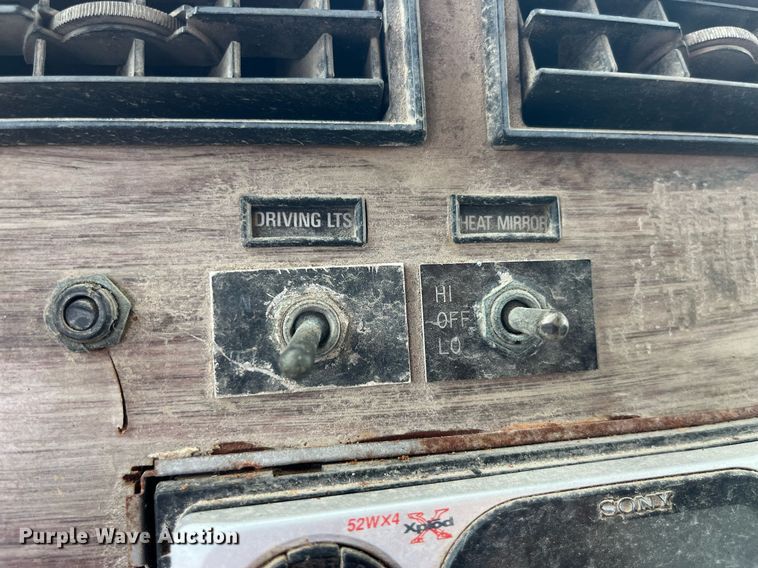 image for item MG9397 1986 Western Star 4900  semi truck