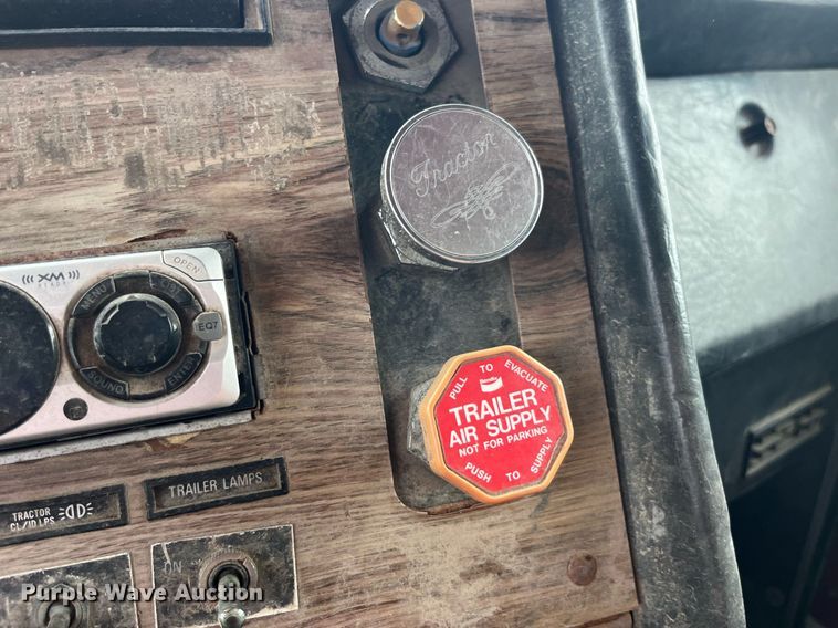 image for item MG9397 1986 Western Star 4900  semi truck