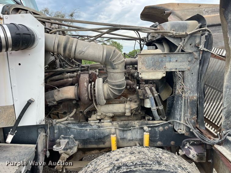 image for item MG9397 1986 Western Star 4900  semi truck