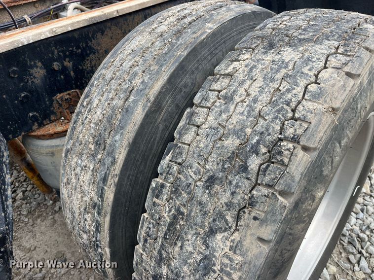 image for item MG9397 1986 Western Star 4900  semi truck