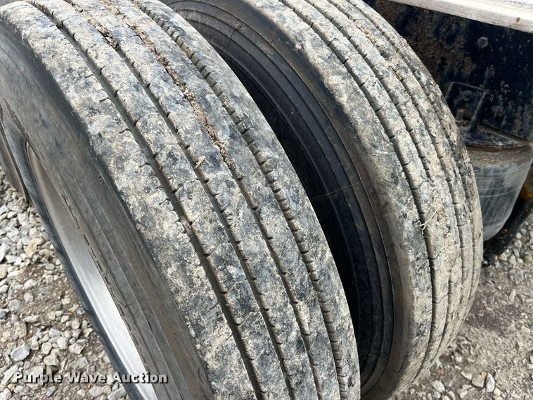 image for item MG9397 1986 Western Star 4900  semi truck