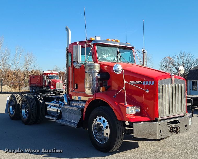 image for item MJ9534 2015 Kenworth T800  semi truck