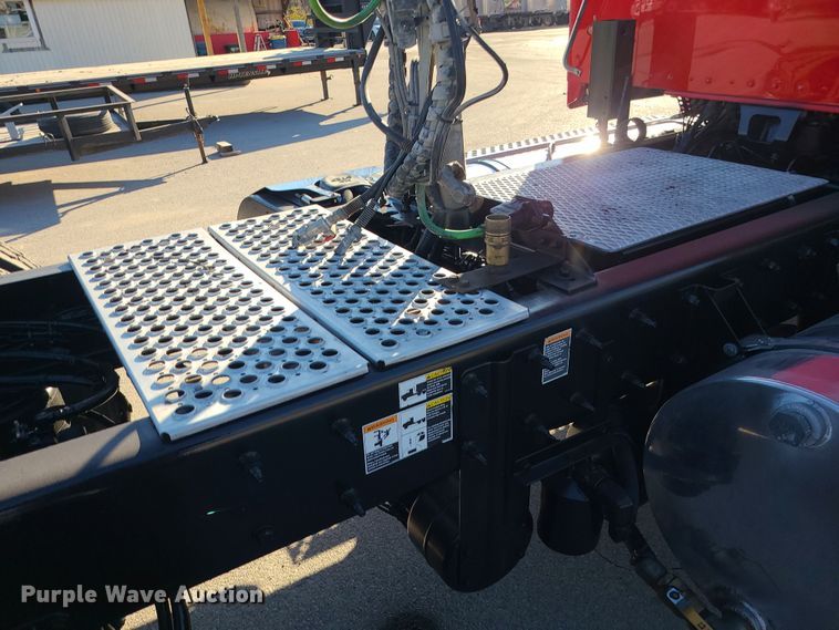 image for item MJ9534 2015 Kenworth T800  semi truck