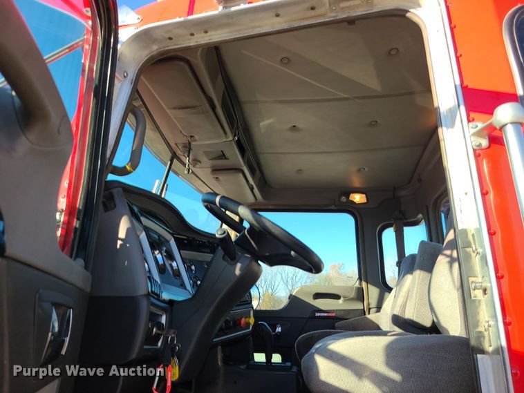 image for item MJ9534 2015 Kenworth T800  semi truck