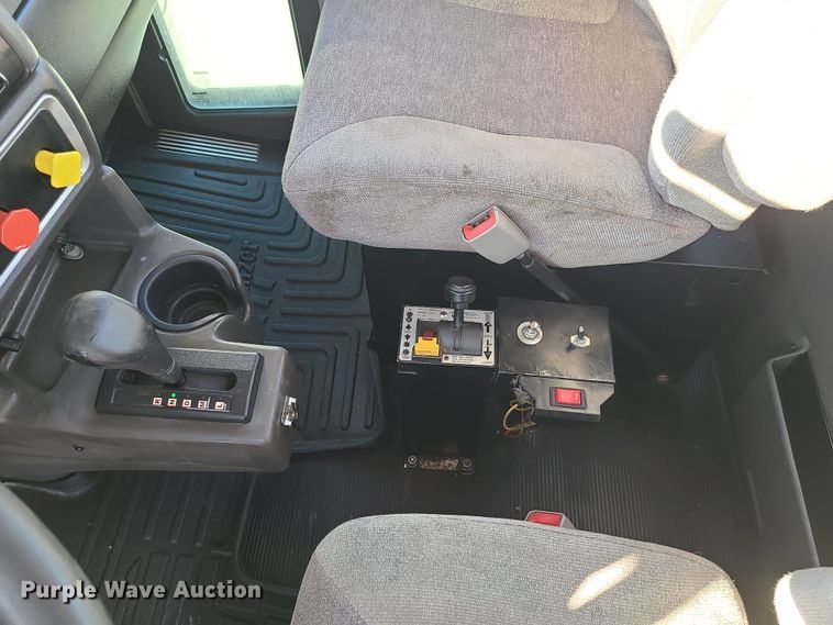 image for item MJ9534 2015 Kenworth T800  semi truck