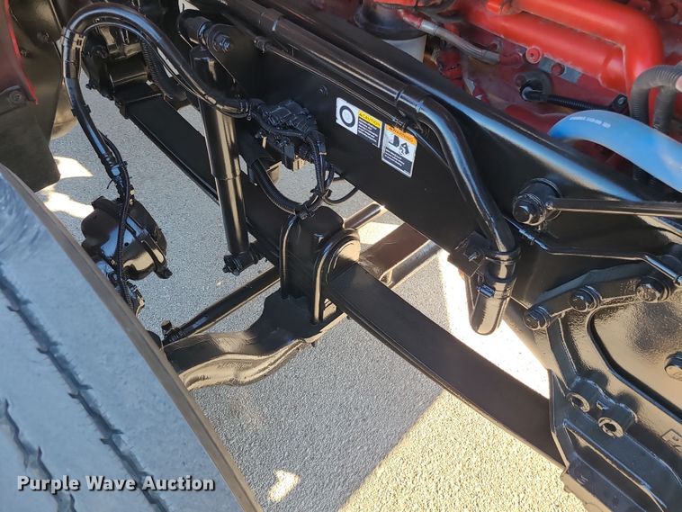 image for item MJ9534 2015 Kenworth T800  semi truck