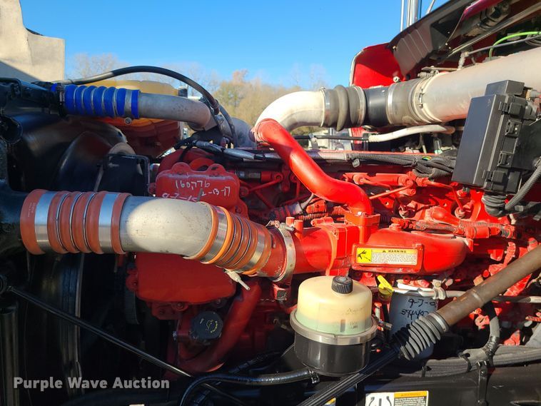 image for item MJ9534 2015 Kenworth T800  semi truck