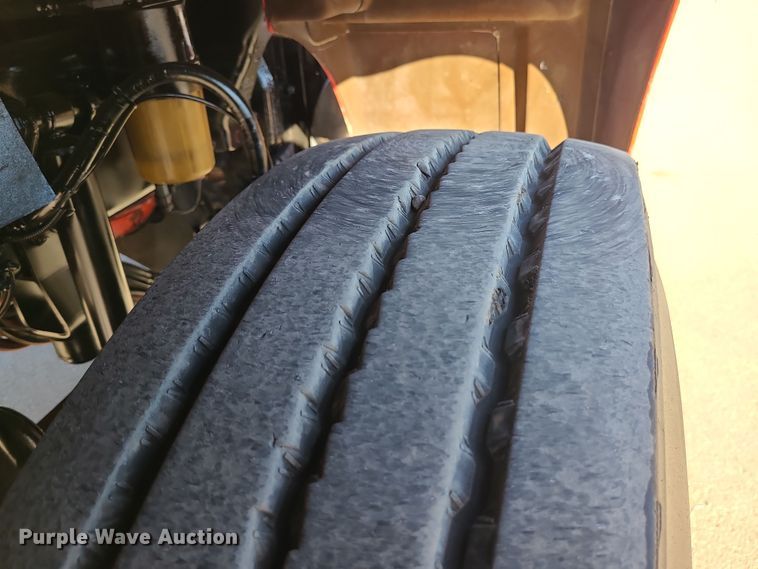 image for item MJ9534 2015 Kenworth T800  semi truck