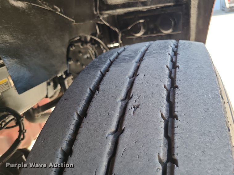 image for item MJ9534 2015 Kenworth T800  semi truck