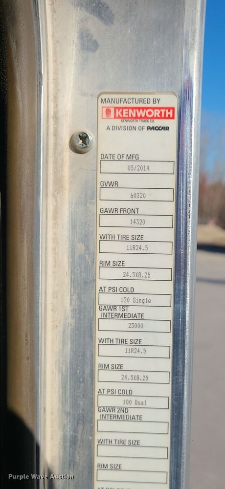 image for item MJ9534 2015 Kenworth T800  semi truck