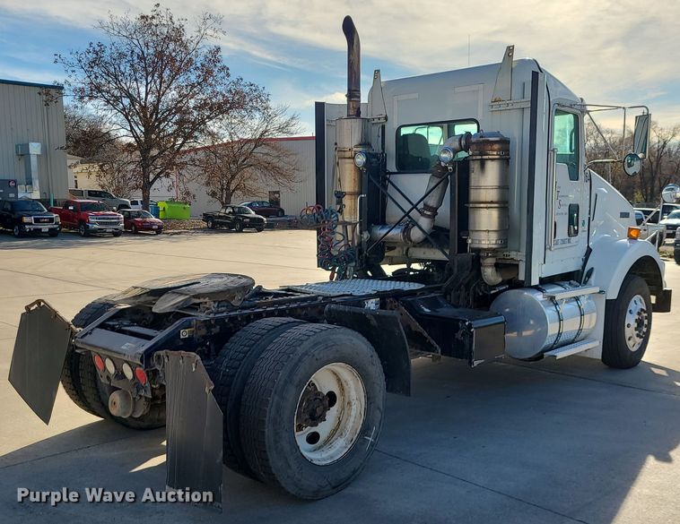 image for item MJ9538 2012 Kenworth T800  semi truck