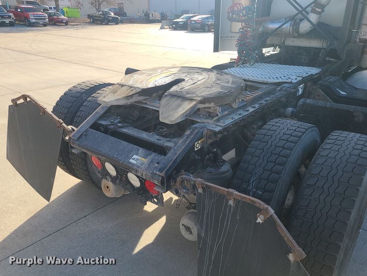 image for item MJ9538 2012 Kenworth T800  semi truck