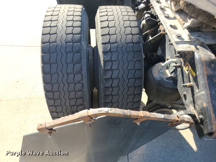 image for item MJ9538 2012 Kenworth T800  semi truck