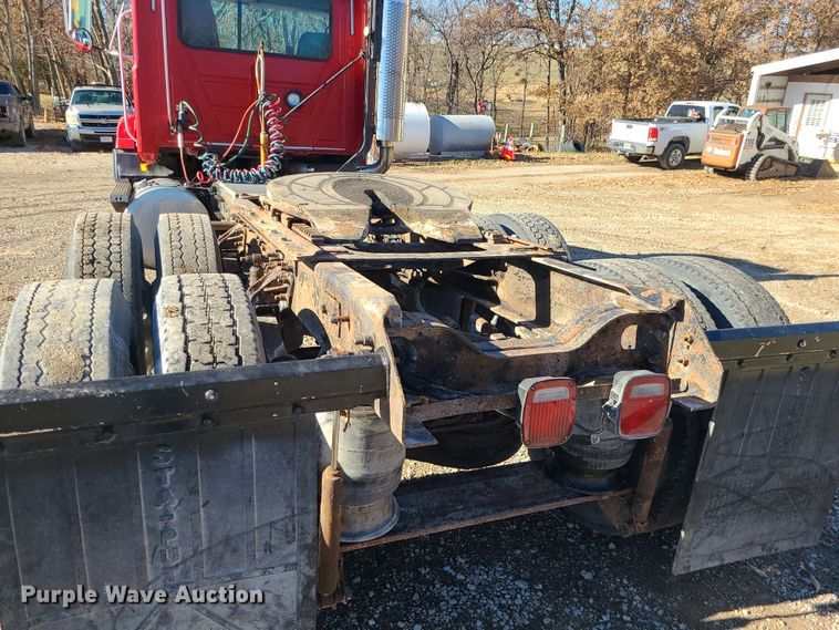 image for item MJ9540 2001 Mack CH613  semi truck